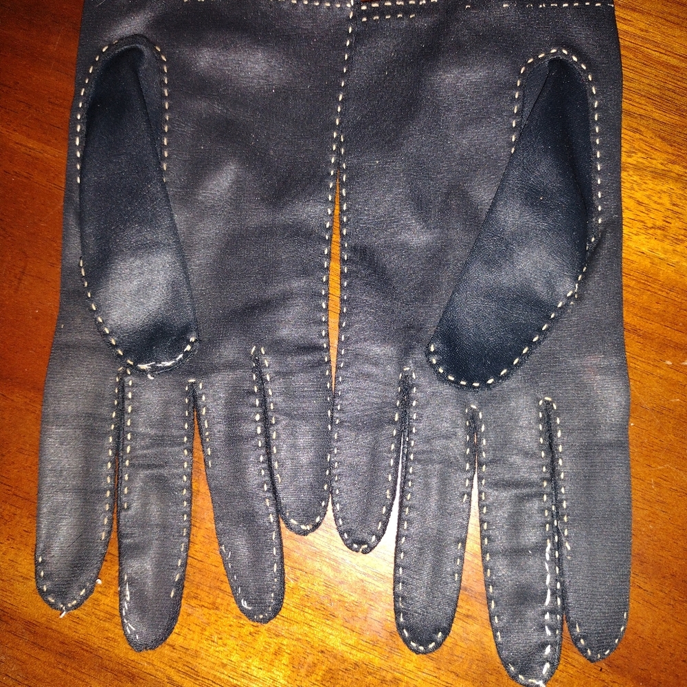 Women's dress gloves